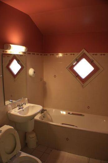 Hotel Les Vignes Rouges Ispagnac Exteriör bild