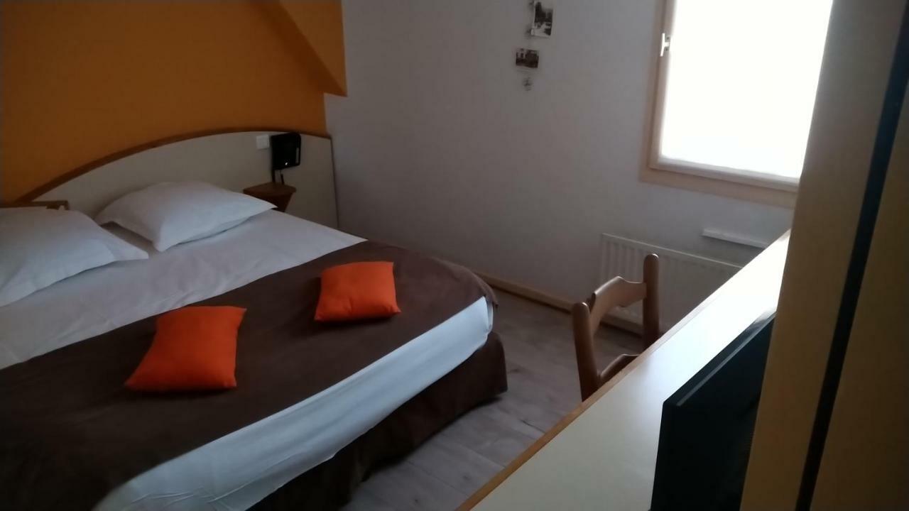 Hotel Les Vignes Rouges Ispagnac Exteriör bild