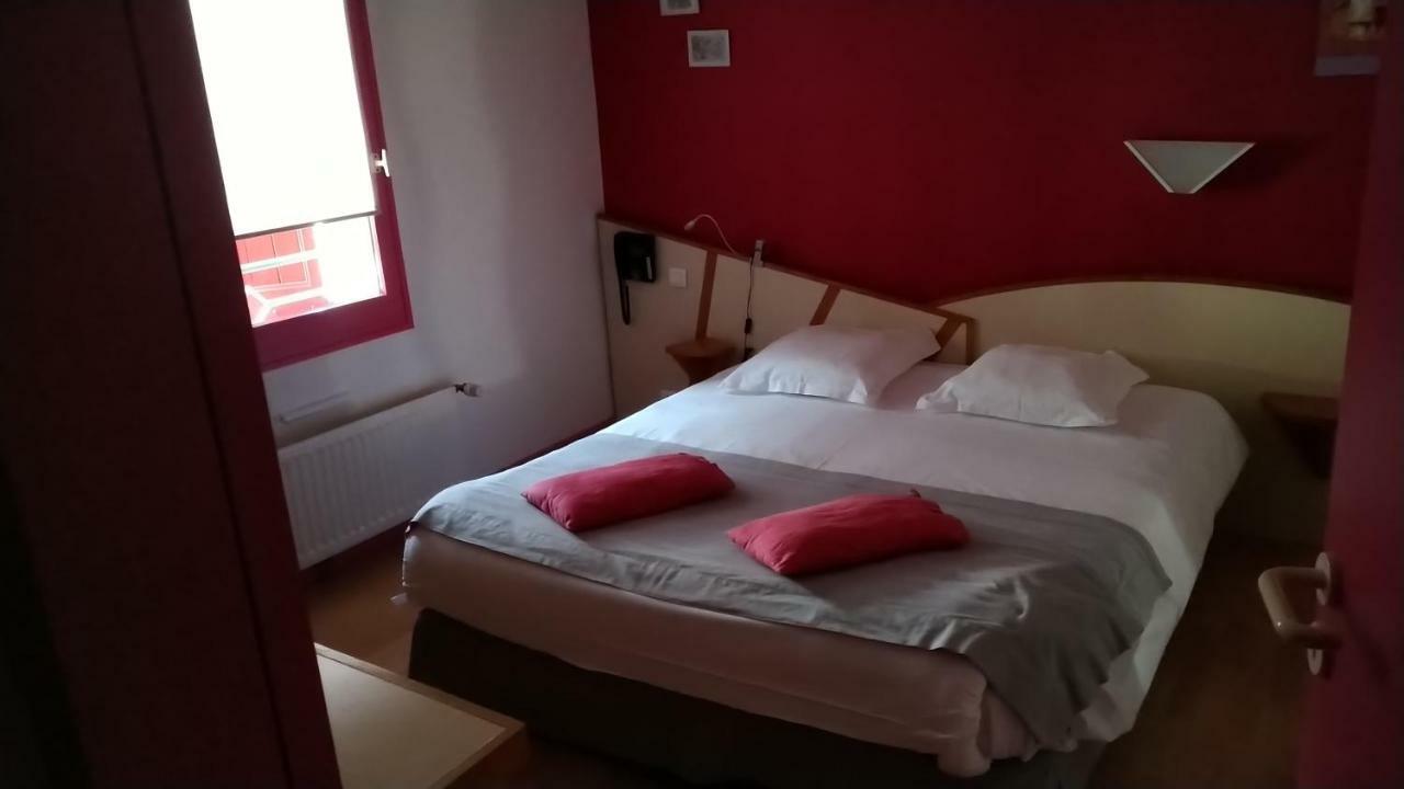 Hotel Les Vignes Rouges Ispagnac Exteriör bild